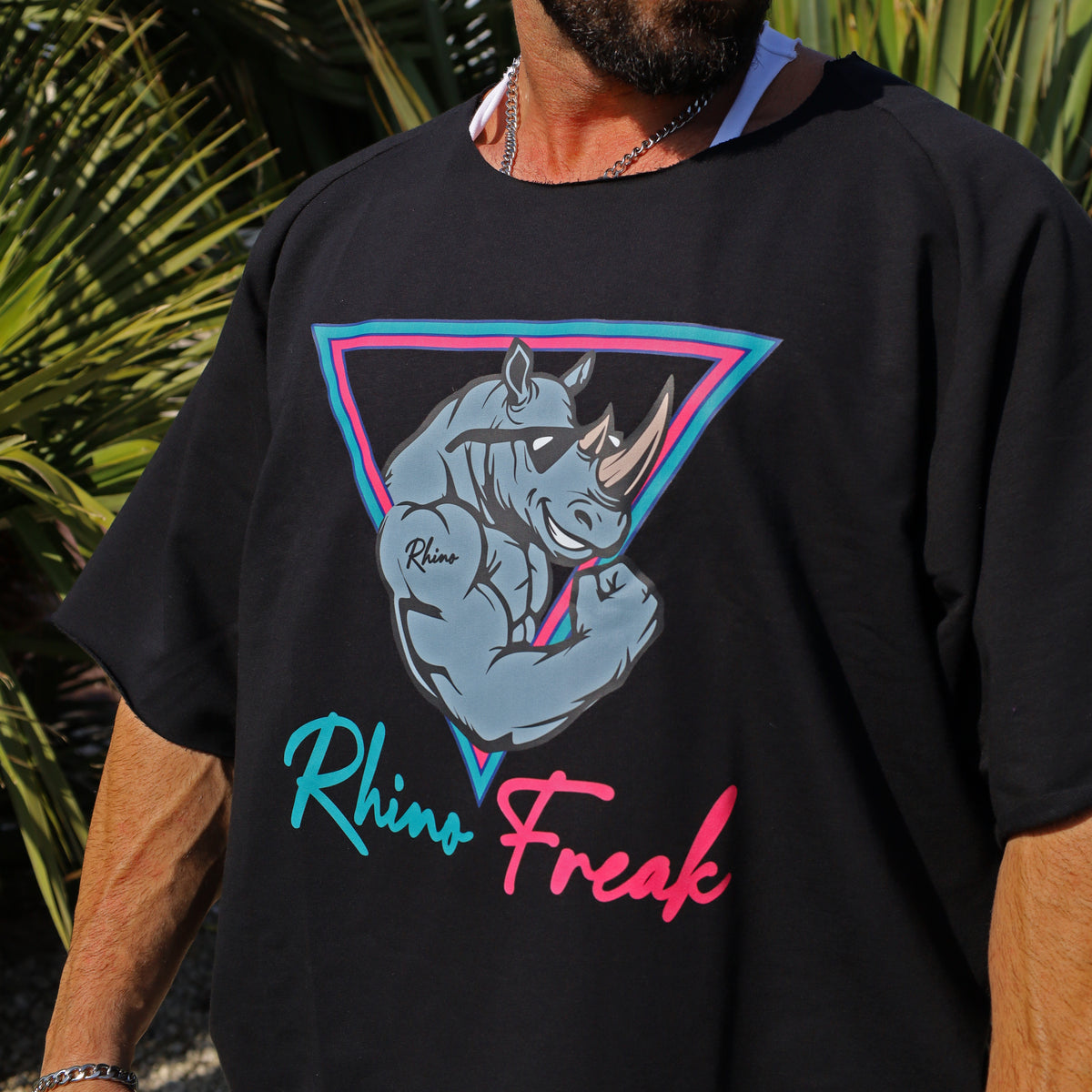 "Old School" low-cut oversized t-shirt
