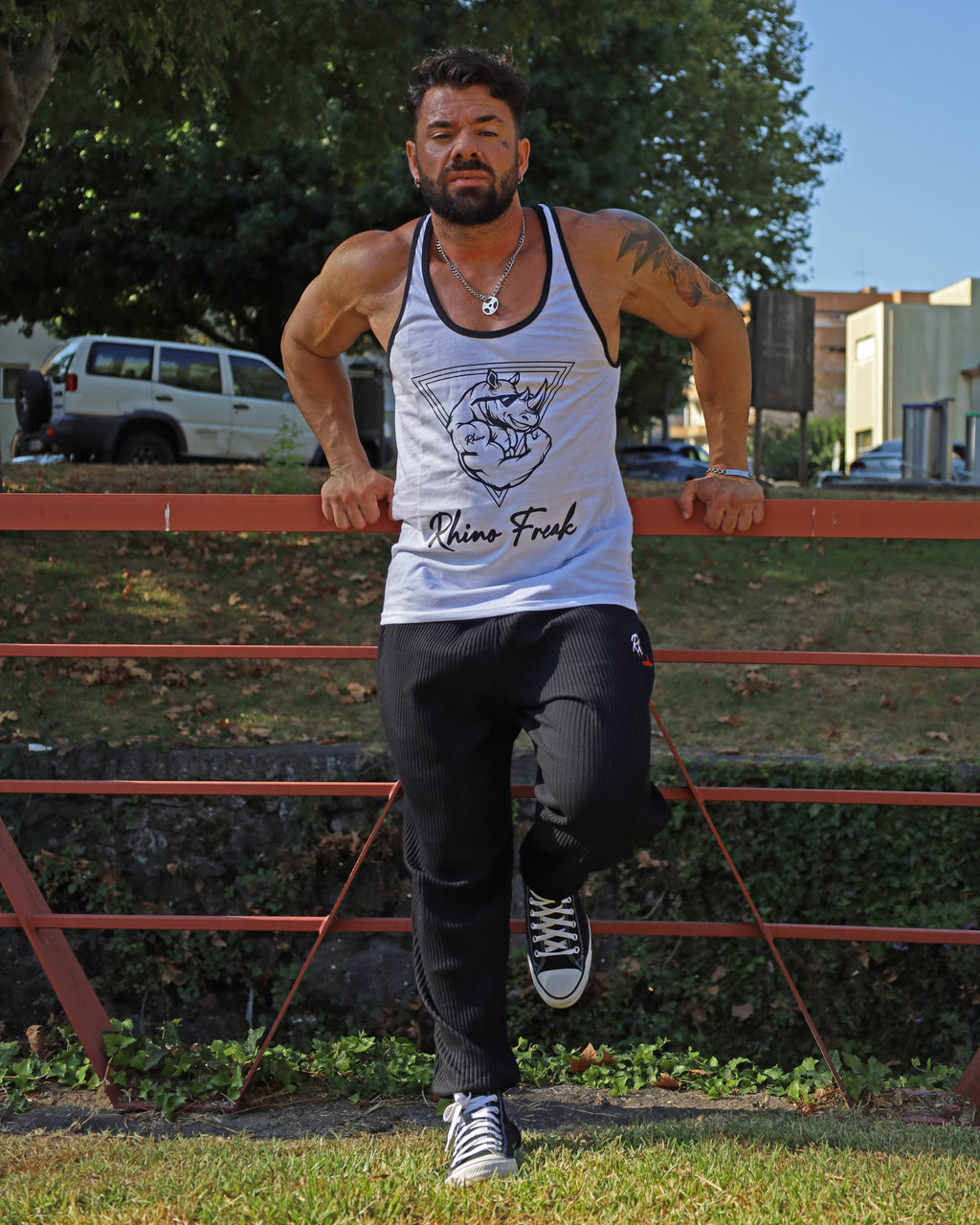 "Triangle Rhino" Squat – Hardcore Attitude in the Gym