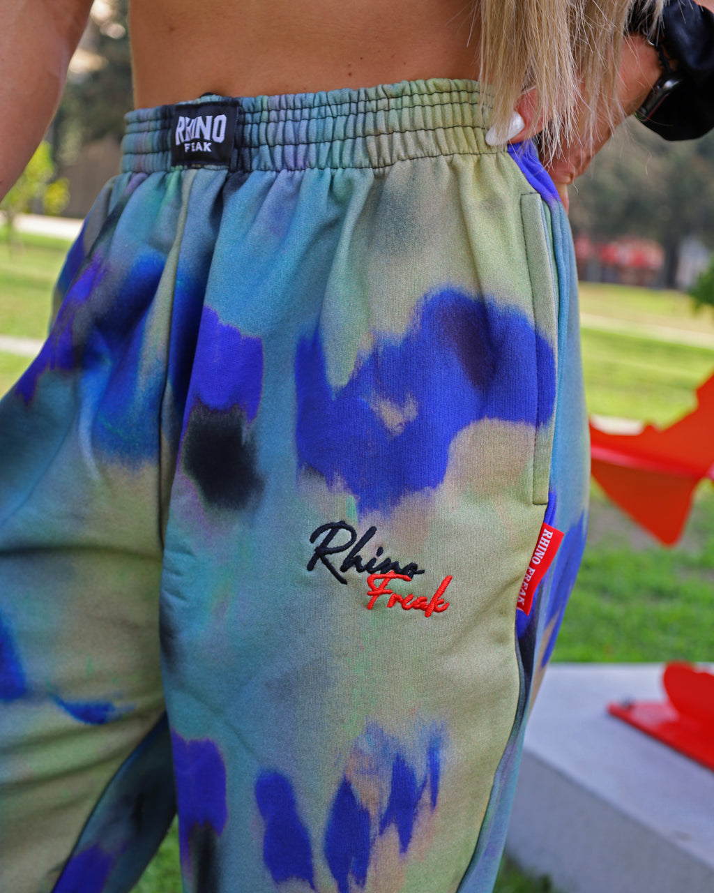 "Spray Flow" Oversized Pants – Art and Attitude in Motion