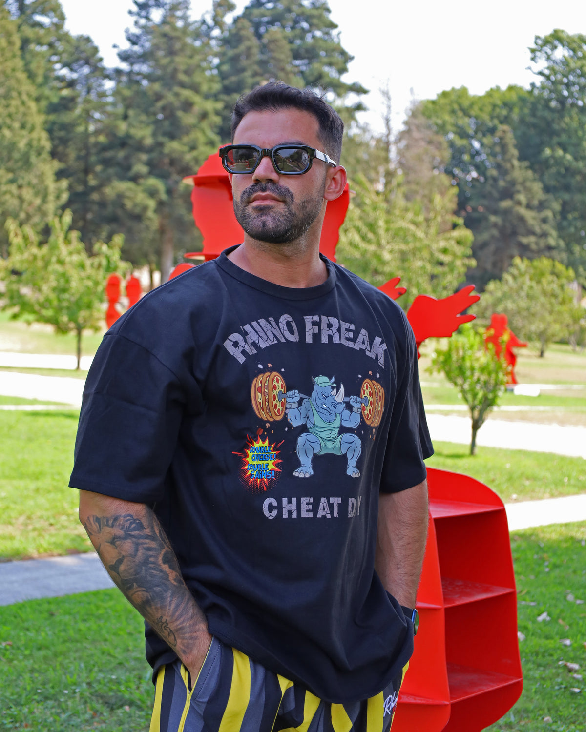 Oversized T-Shirt "Bulking Season & Cheat Day" – Attitude, Humor and Muscle Mass