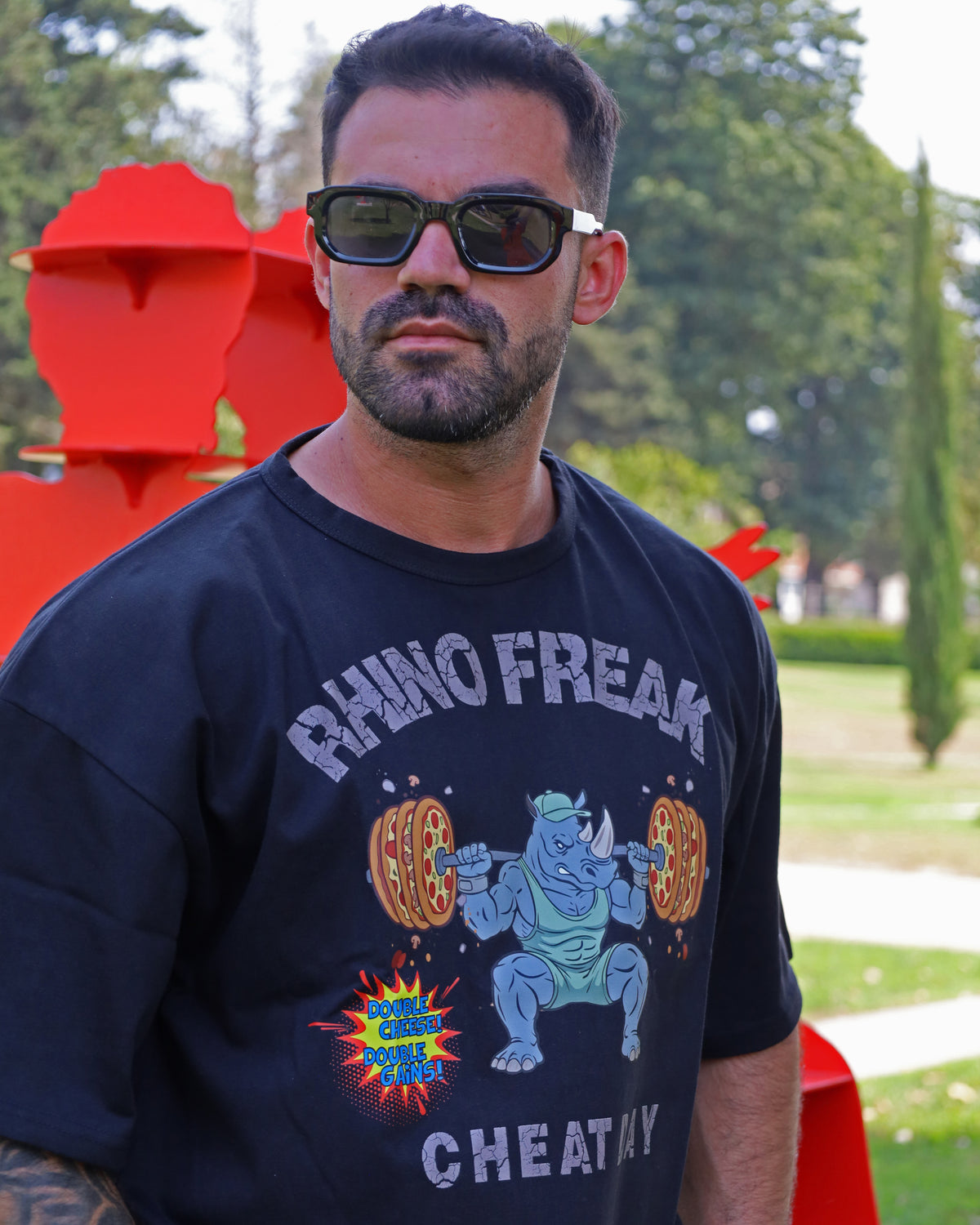 Oversized T-Shirt "Bulking Season & Cheat Day" – Attitude, Humor and Muscle Mass