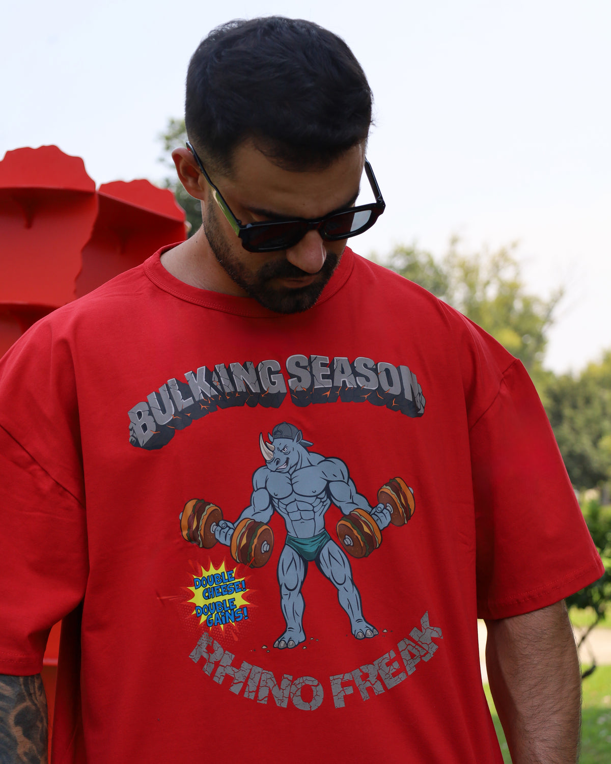 Oversized T-Shirt "Bulking Season & Cheat Day" – Attitude, Humor and Muscle Mass
