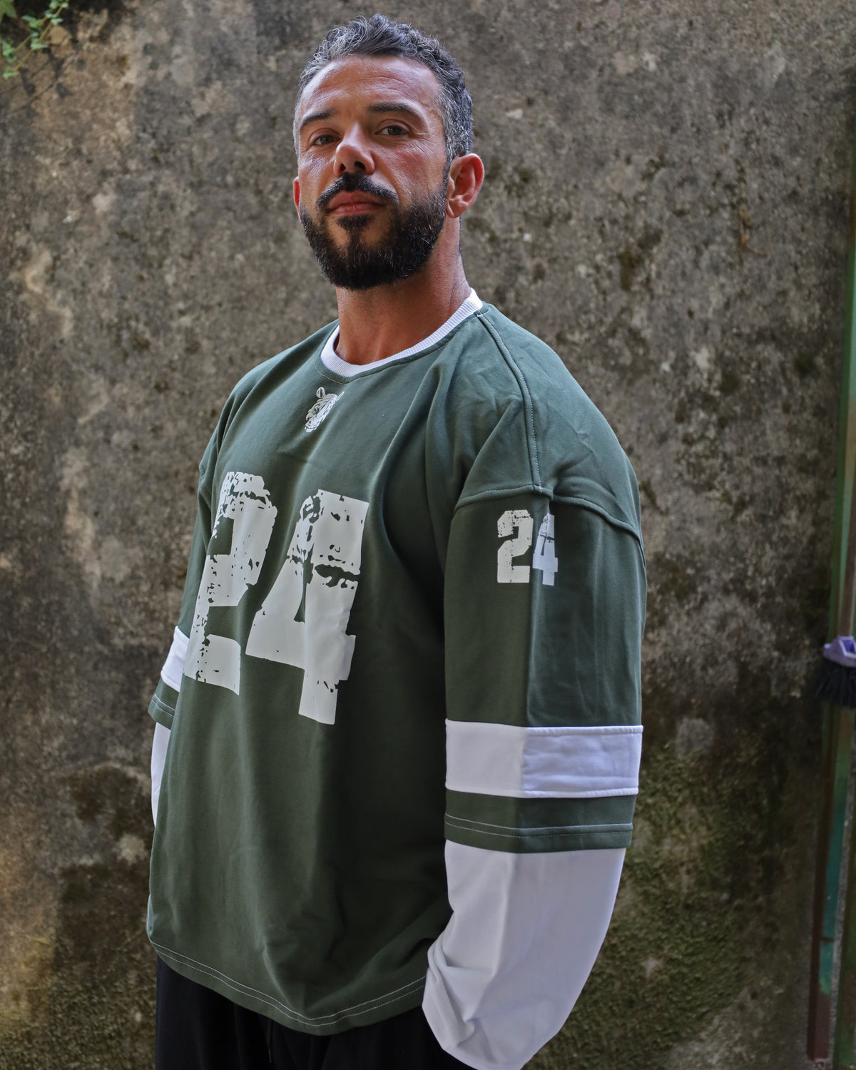 "Iced 24" Oversized Sweater – Hardcore Attitude and Retro Style