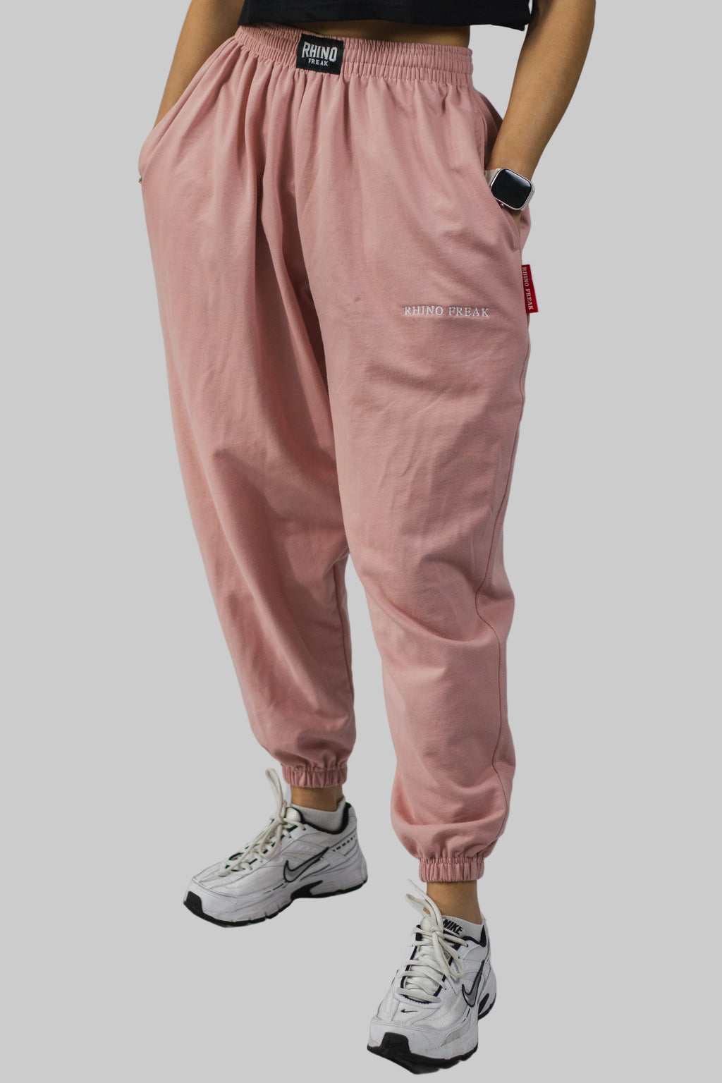 "Essential" Oversized Pants – Comfort and Attitude