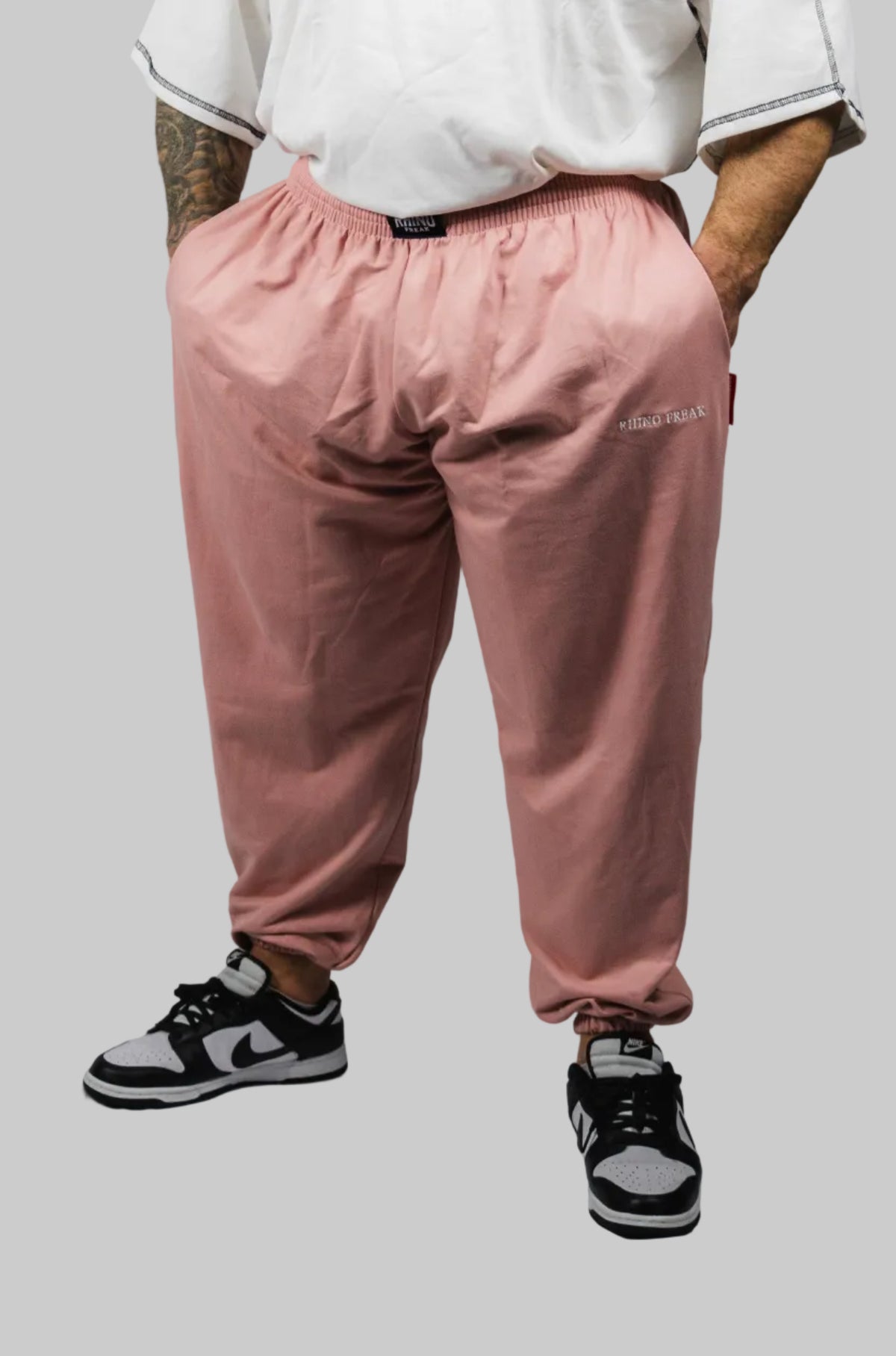 "Essential" Oversized Pants – Comfort and Attitude