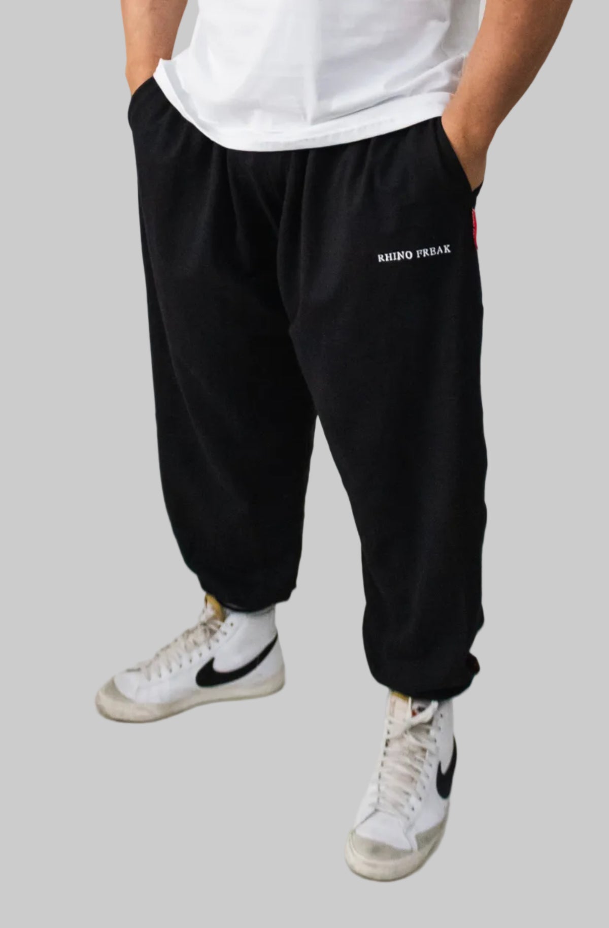 "Essential" Oversized Pants – Comfort and Attitude