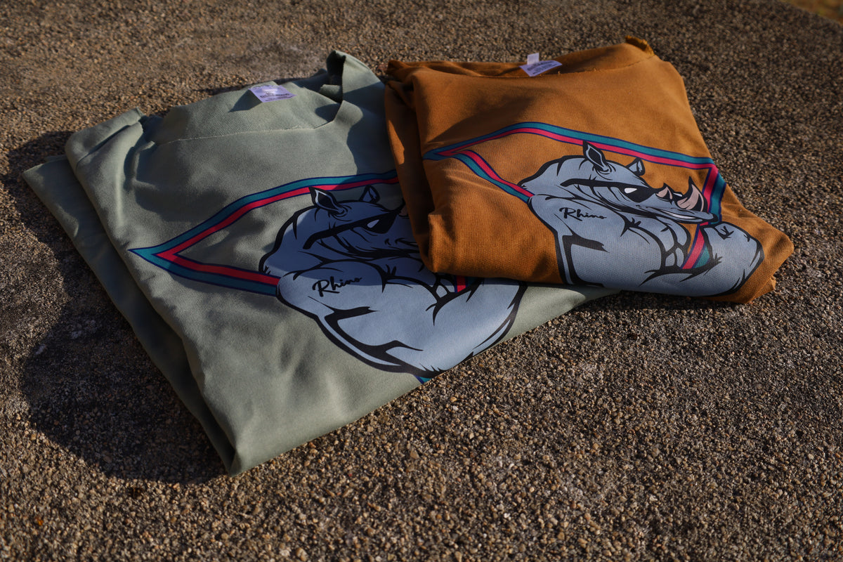 "Old School" low-cut oversized t-shirt