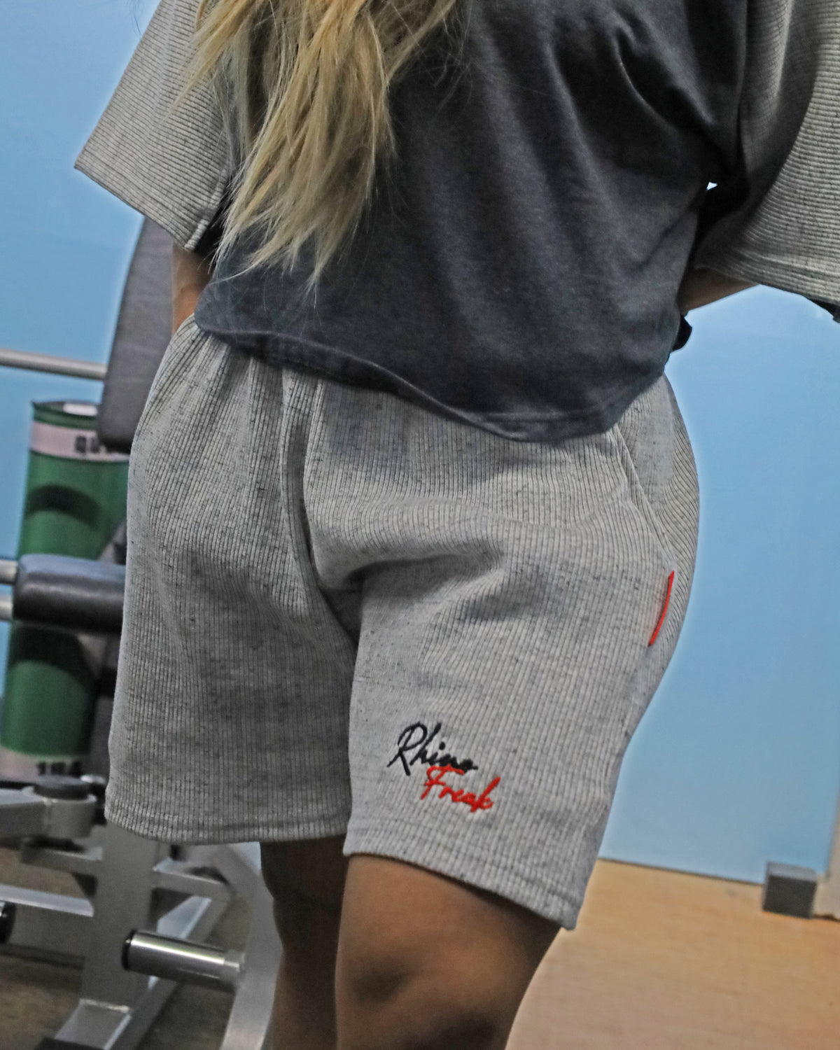 "Heavy Grid" Oversized Shorts – Texture, Comfort, and Old-School Attitude