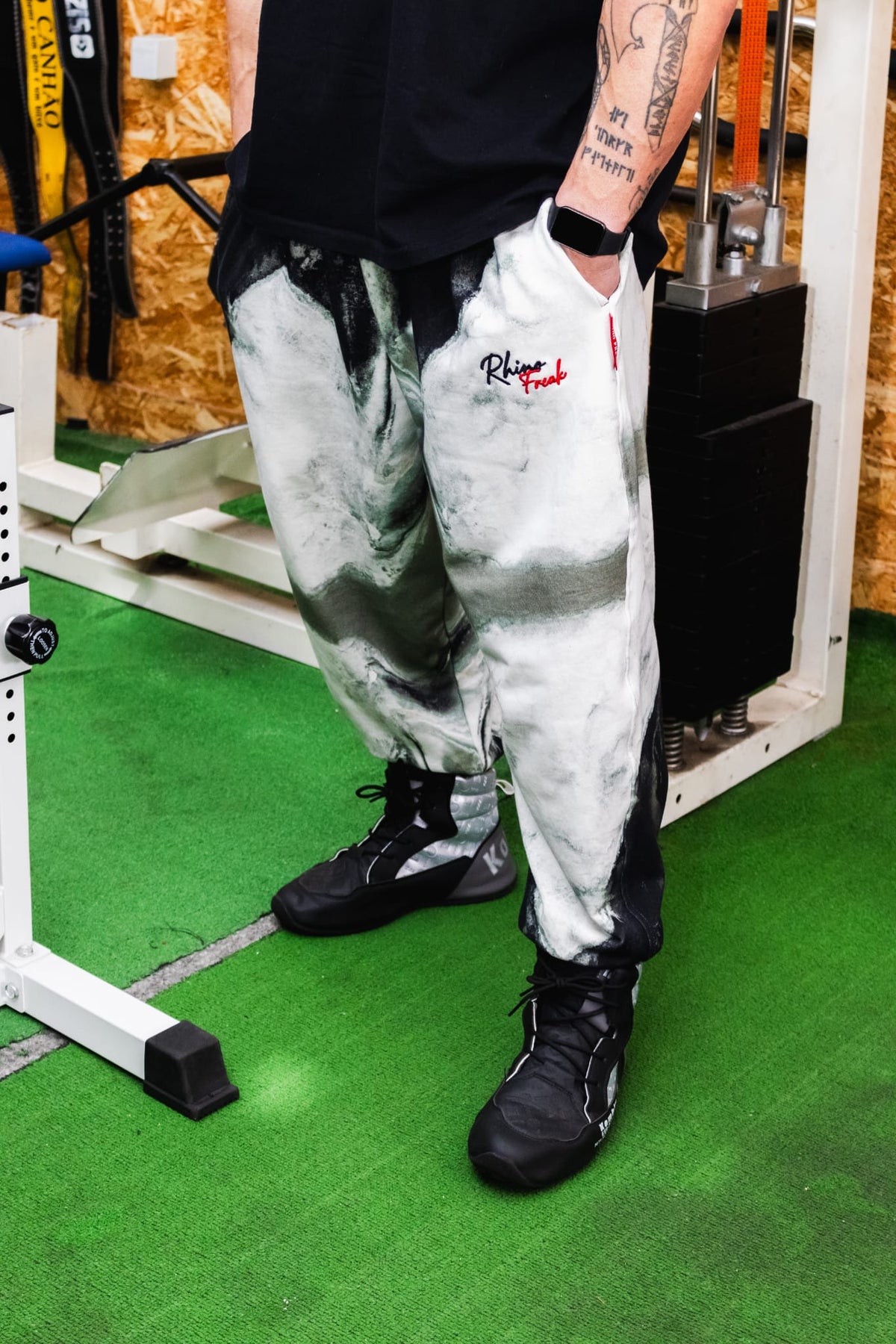 "Spray Flow" Oversized Pants – Art and Attitude in Motion
