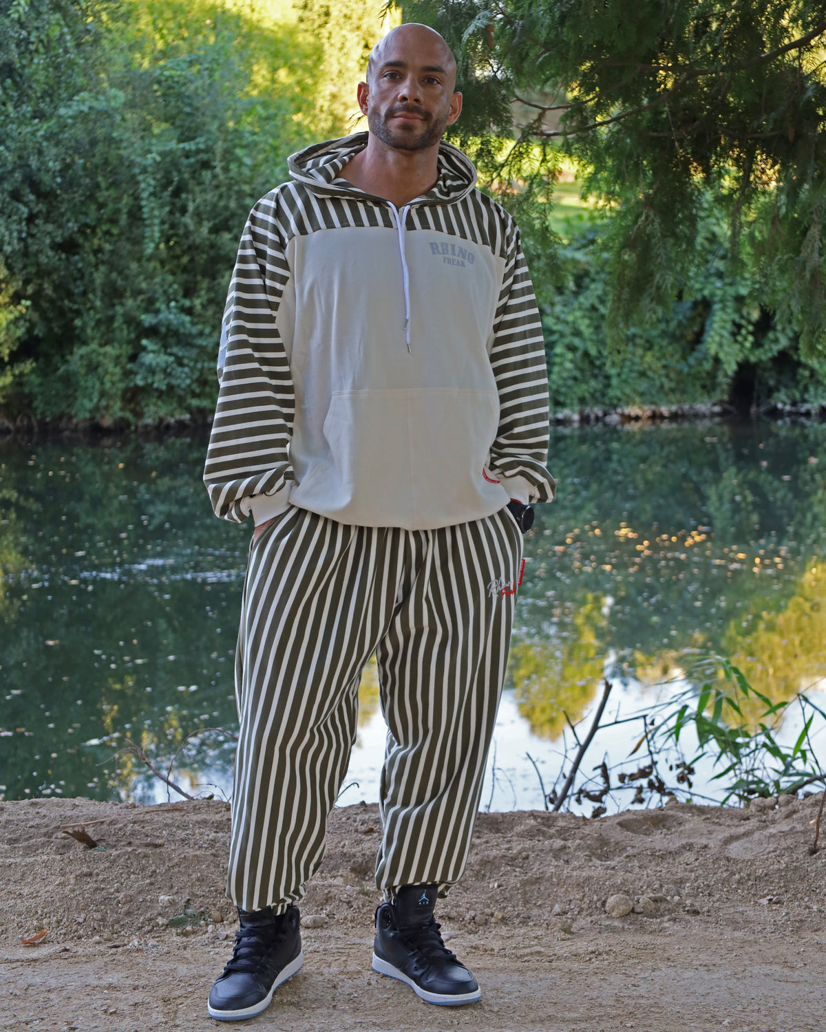 "Stripe Heritage" Oversized Pants – Retro Attitude and Total Comfort