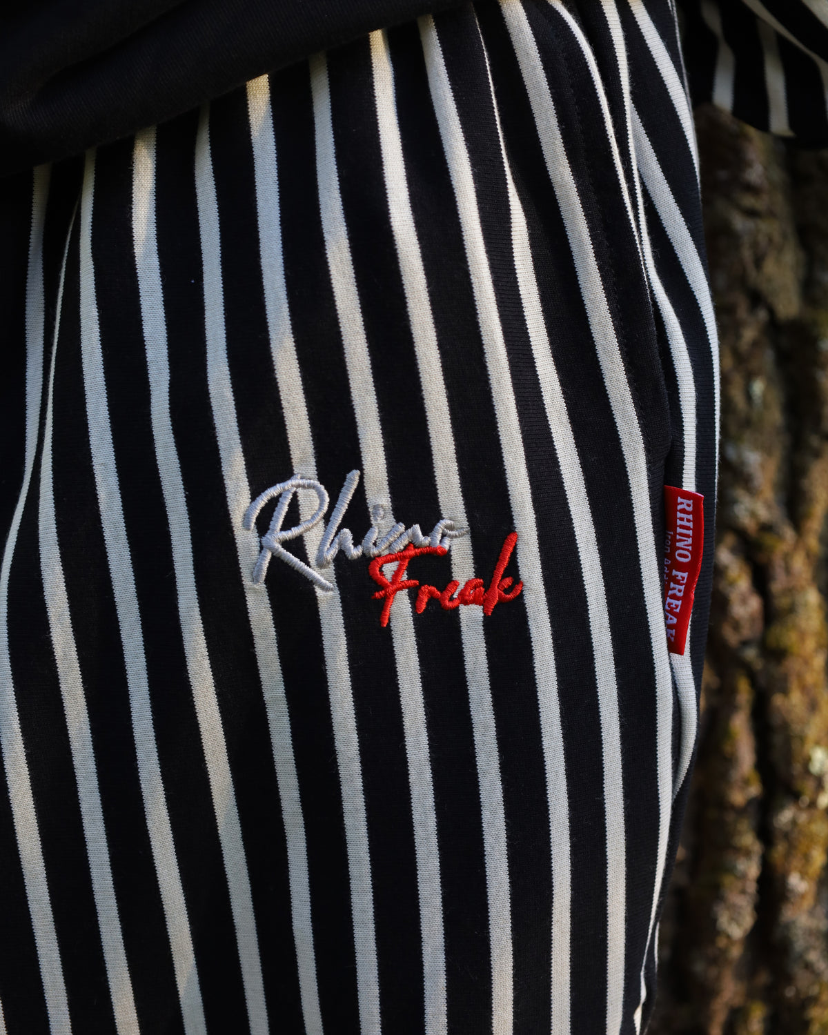 "Stripe Heritage" Oversized Pants – Retro Attitude and Total Comfort